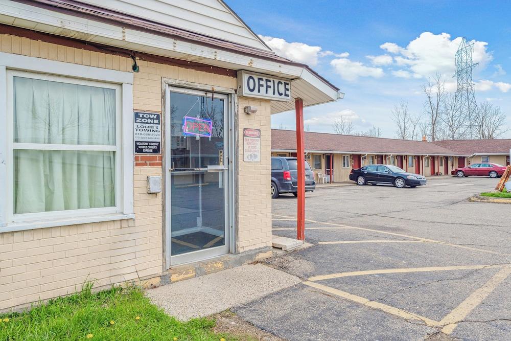 Flint Motel by OYO MI Near I-475 photo 15