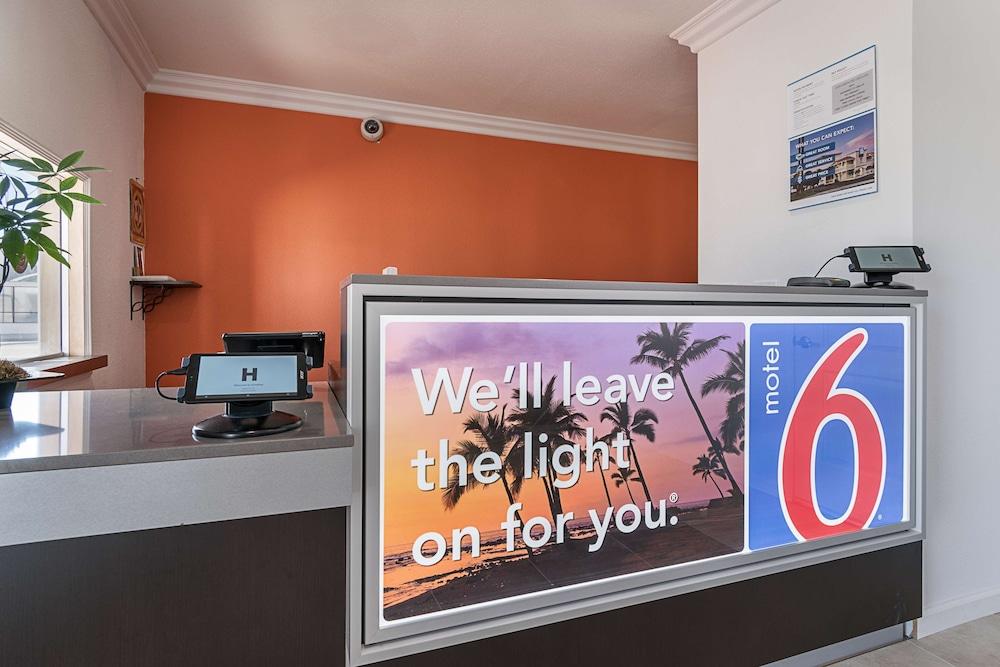 Motel 6 Lomita, CA photo 2