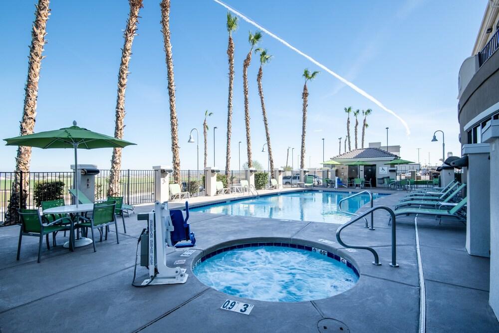 Holiday Inn Express & Suites Yuma by IHG photo 16
