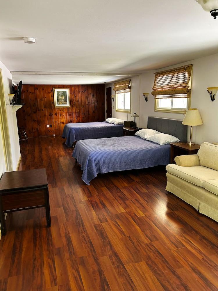 Saratoga Garden Motel photo 5