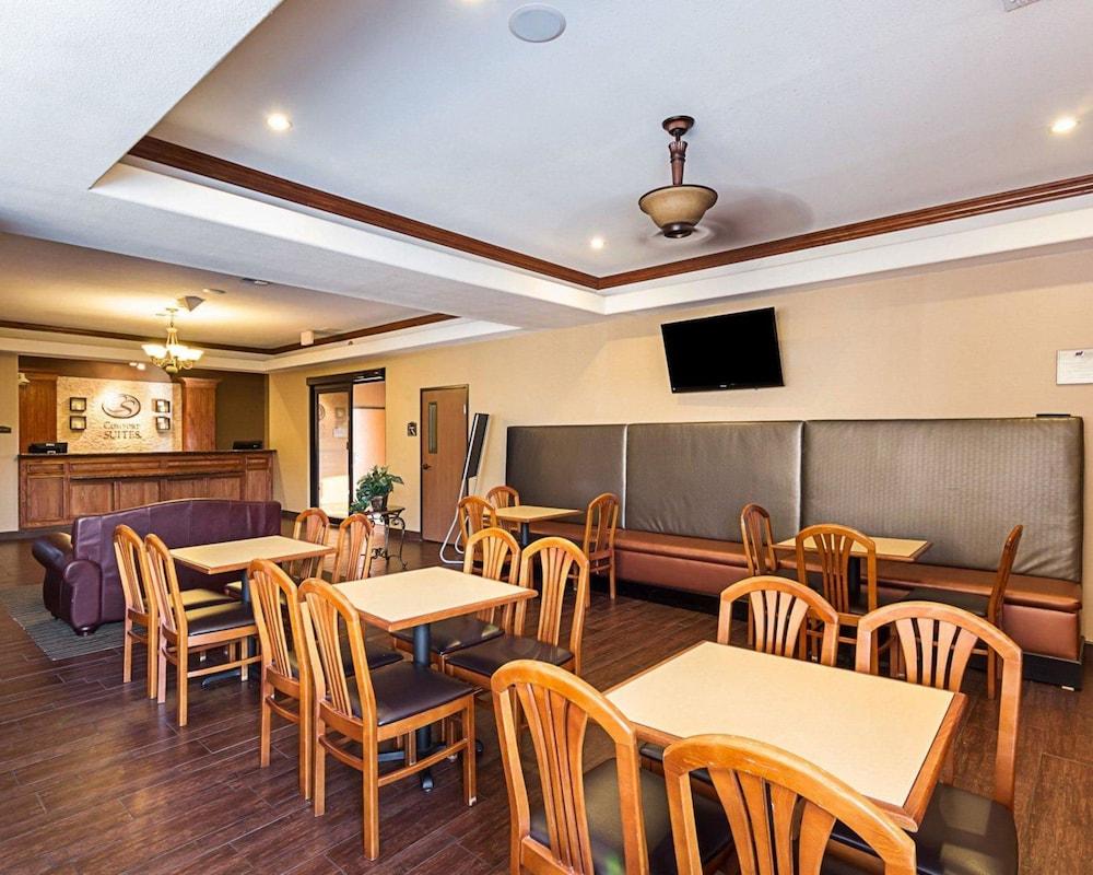 Comfort Suites McAllen photo 17