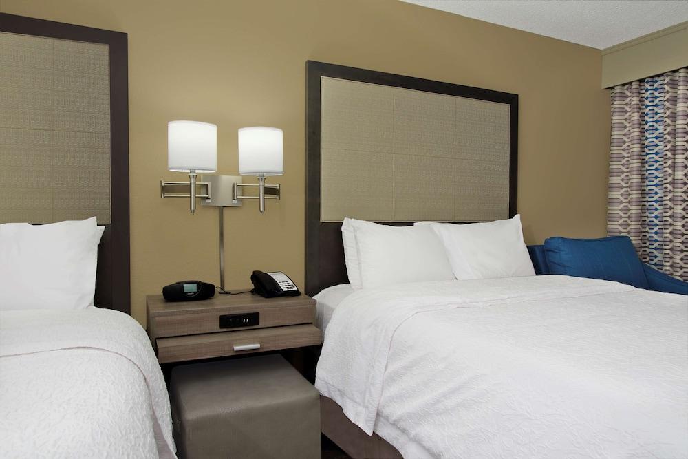 Hampton Inn Madison photo 13