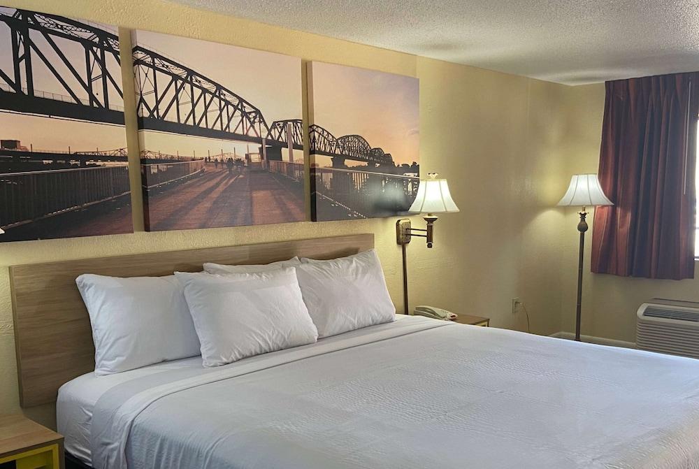 Days Inn by Wyndham Clinton photo 8