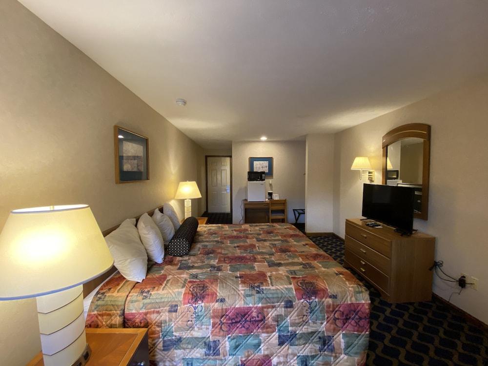 Economy Lodge photo 10