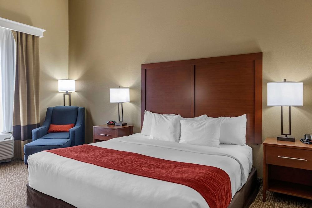 Comfort Inn & Suites Augusta photo 12