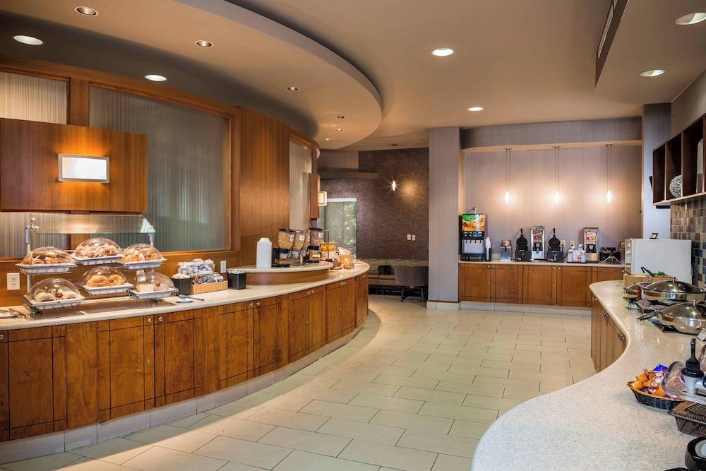 Springhill Suites by Marriott Hampton Coliseum photo 16
