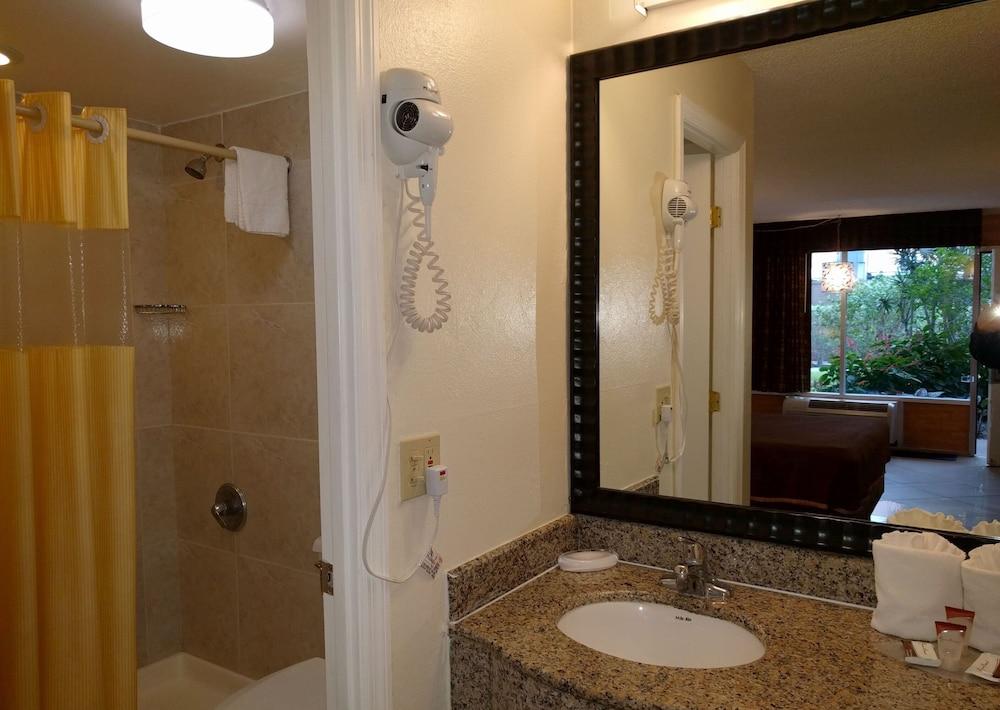 Red Carpet Inn Airport and Cruise Port Hotel Fort Lauderdale photo 23