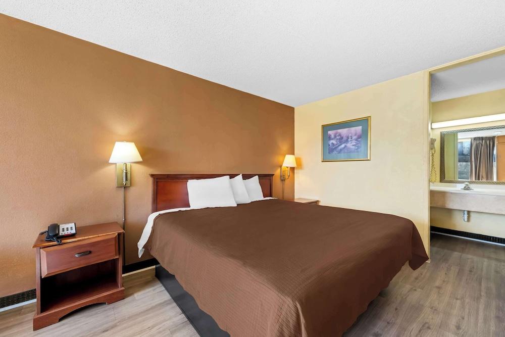 Rodeway Inn Monroe photo 15
