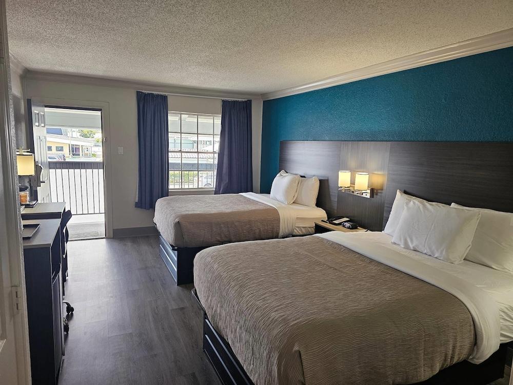 Quality Inn & Suites photo 25