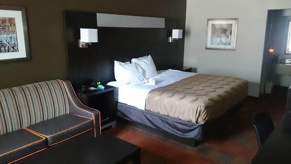 Quality Inn & Suites Stuttgart North photo 14