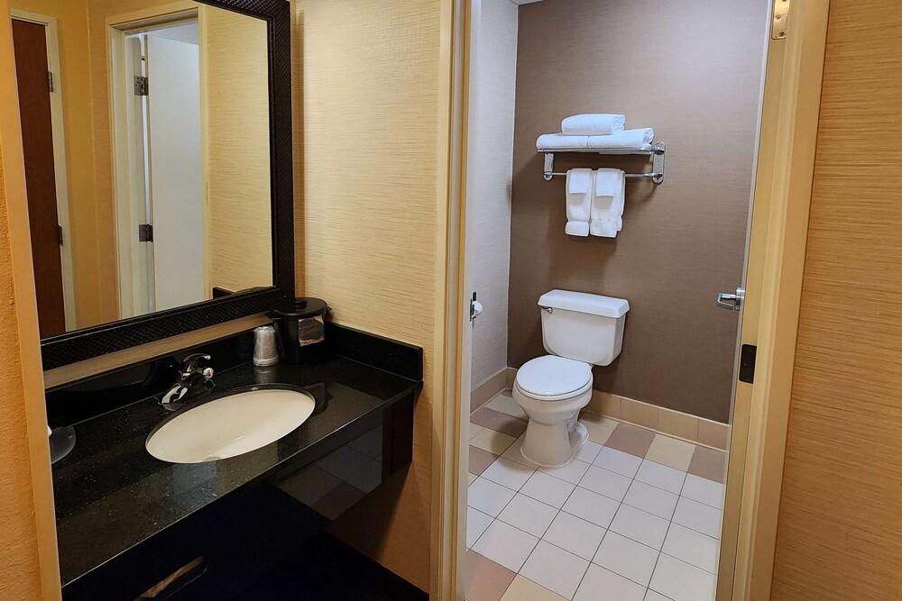 AmericInn by Wyndham St. Cloud MN Shopping Area photo 16