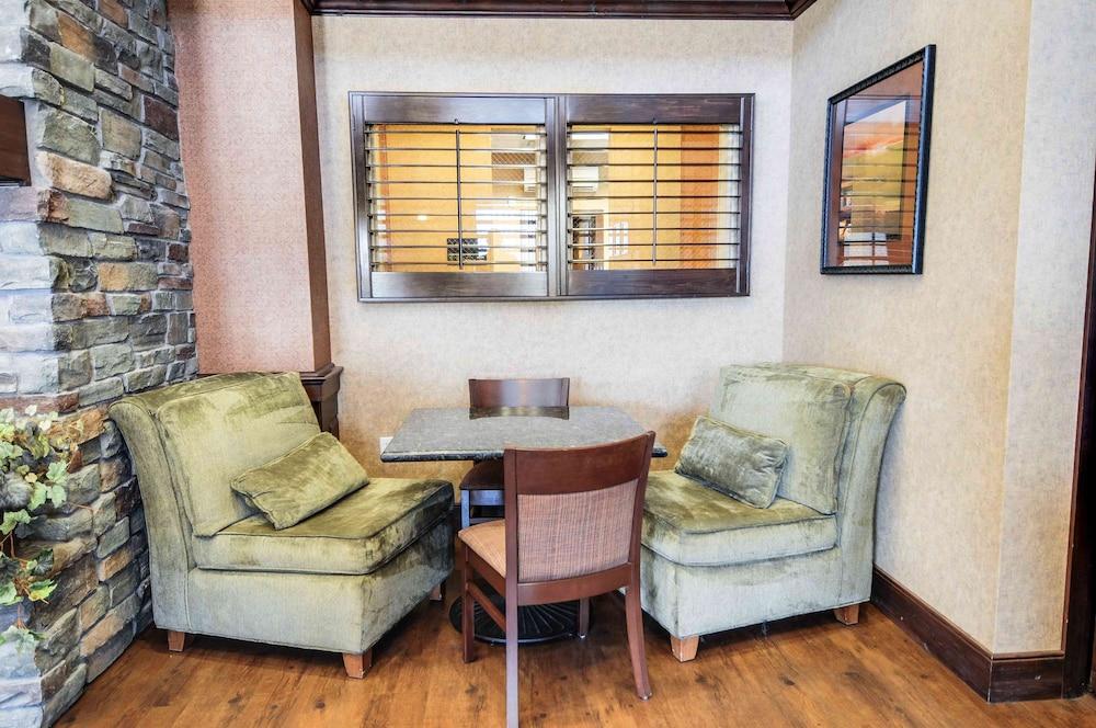 Hampton Inn & Suites Pinedale photo 35