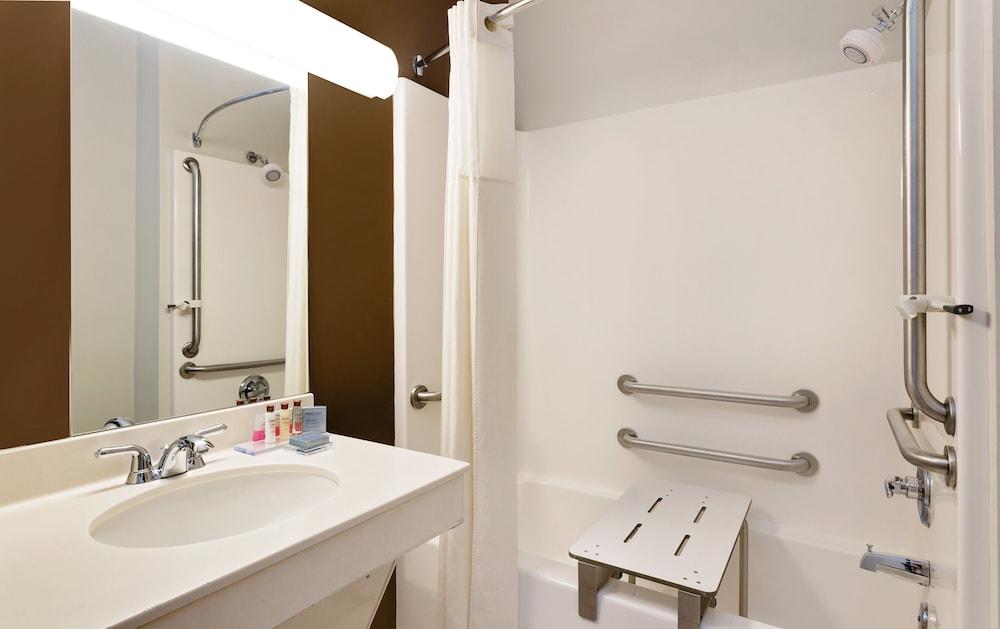 Wingate by Wyndham - Destin FL photo 12