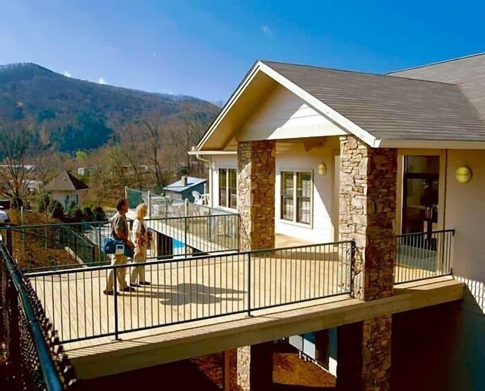 Hilton Vacation Club Laurel Crest Pigeon Forge photo 5