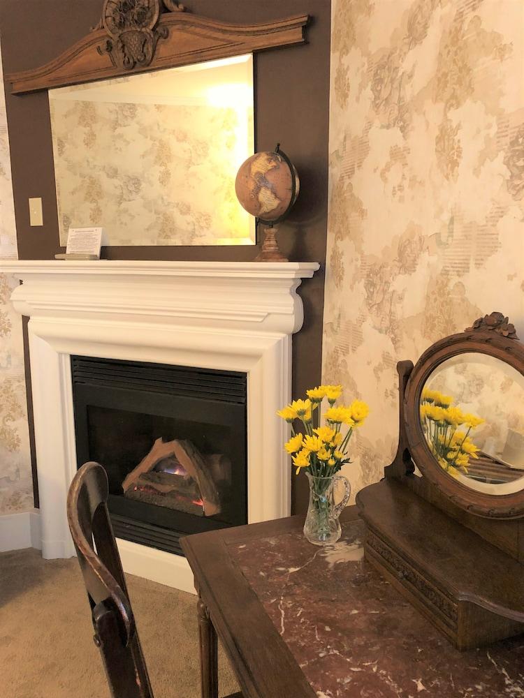 Ivy Manor Inn Village Center photo 20