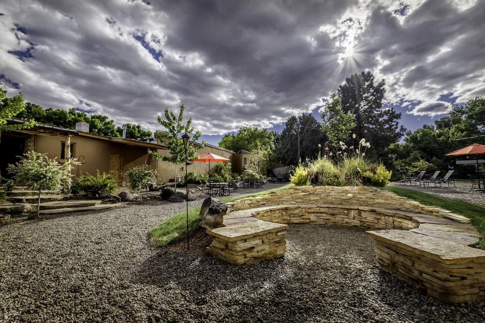 Stone Lizard Lodging photo 75