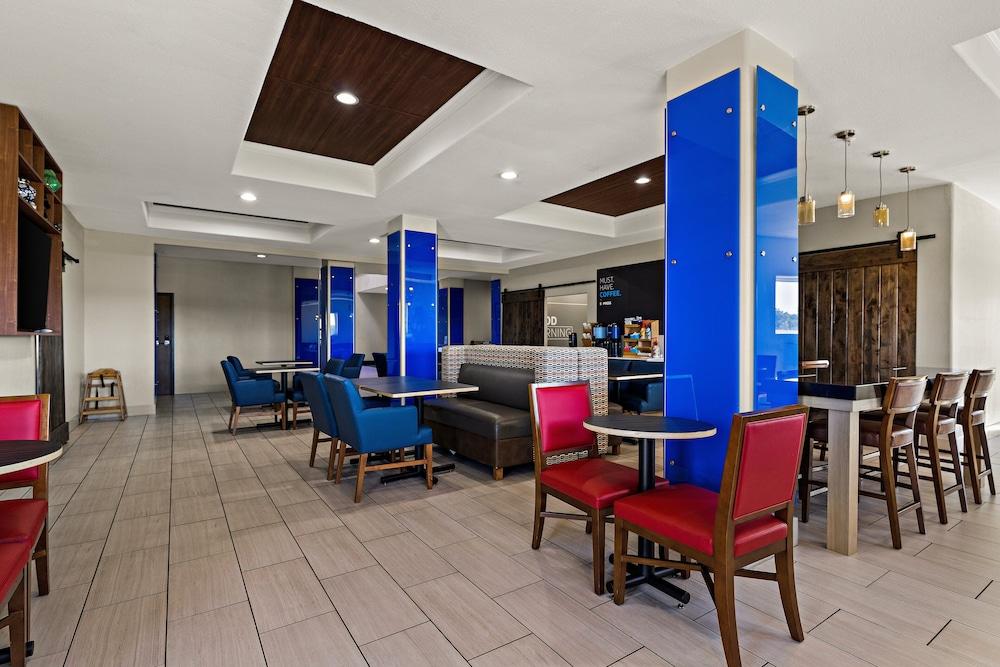 Holiday Inn Express Hotel & Suites Okmulgee by IHG photo 38