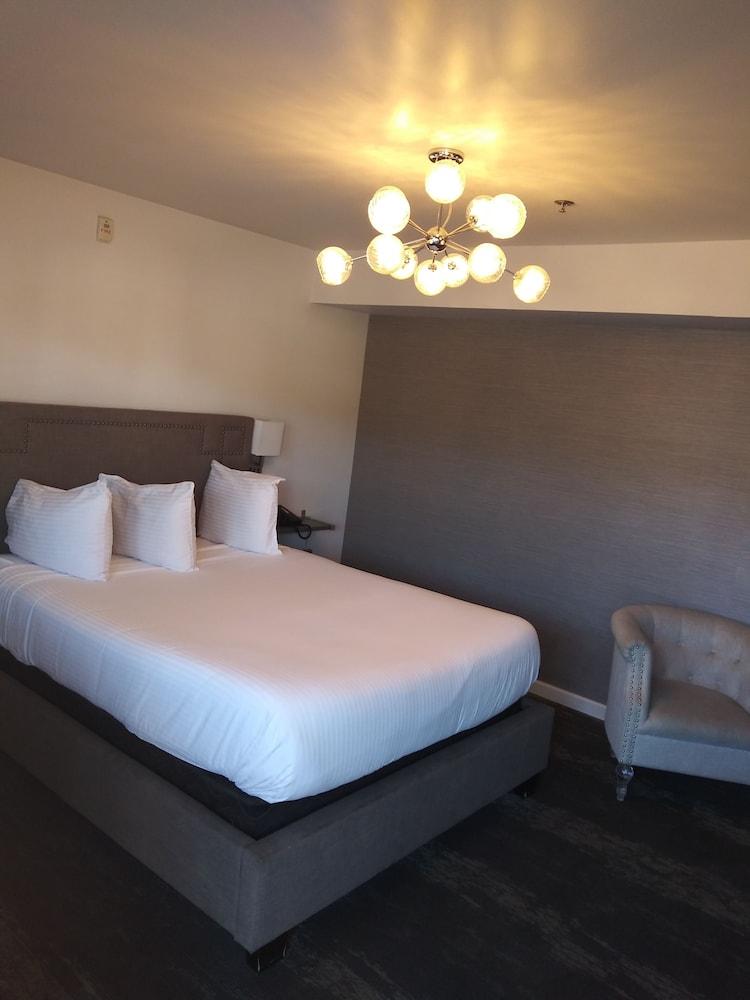The Greens Hotel - Del Paso Blvd photo 5