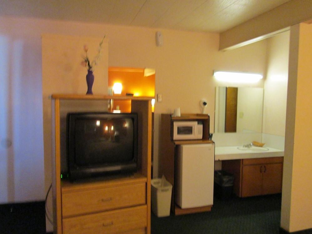 Town House Motel Inc photo 29
