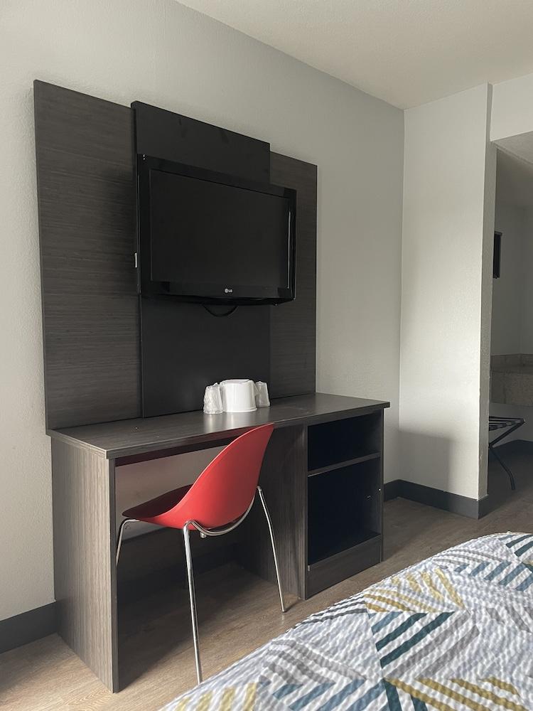 Motel 6 Lantana, FL photo 14