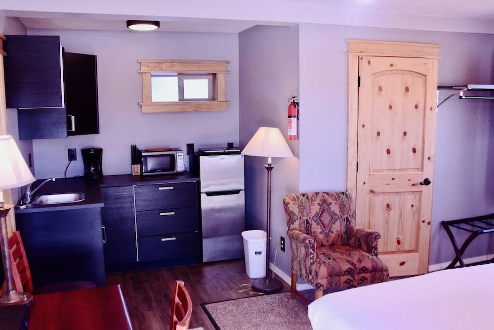 Holiday Motel photo 3