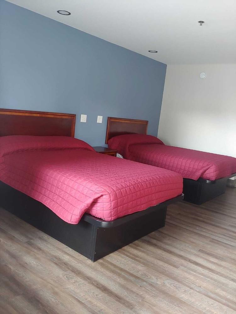 Budgetel Inn & Suites photo 4