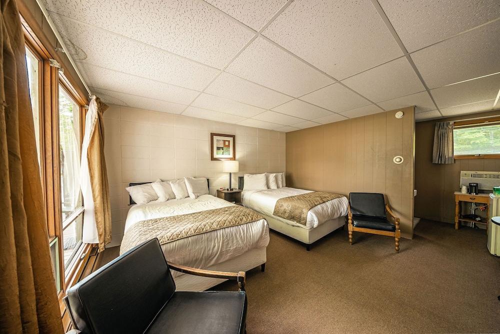 Park Motel and Cabins photo 12