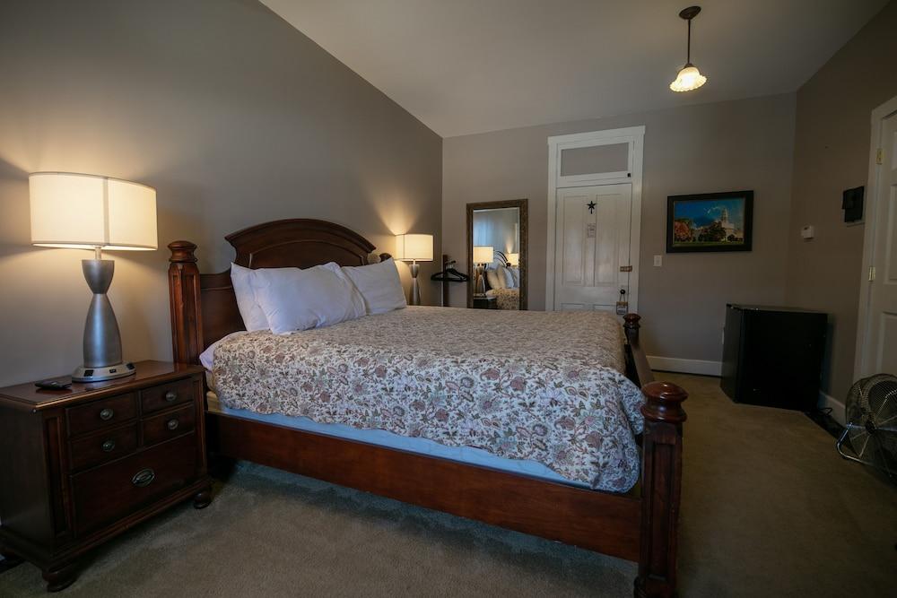 Nauvoo Temple House Hotel photo 39