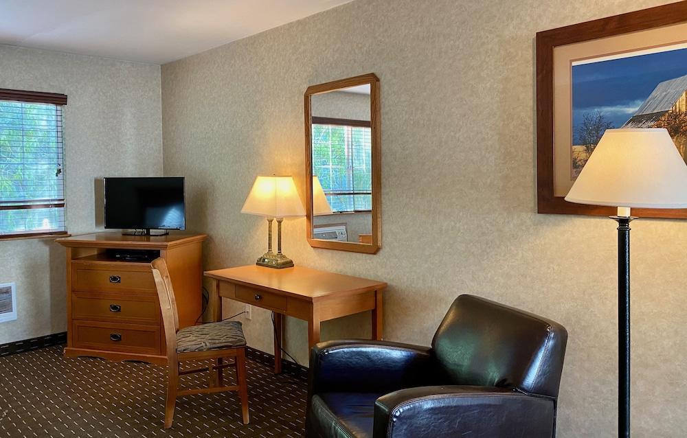 Cousins Country Inn photo 7