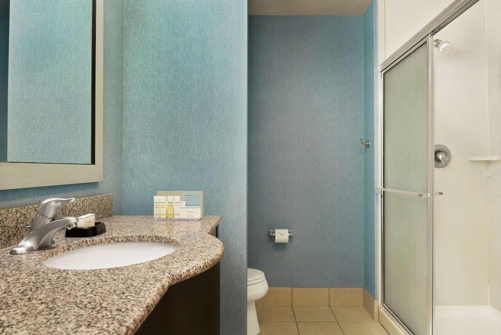 Hampton Inn & Suites Grafton photo 26