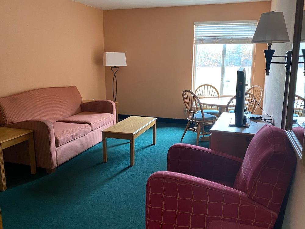 Hometown Inn photo 24