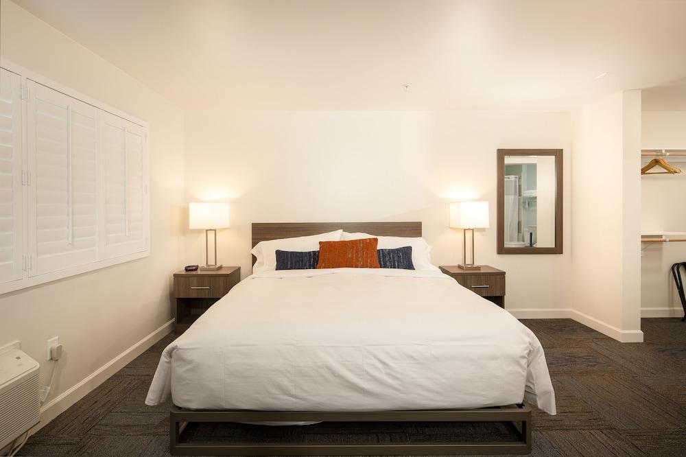 Inn At Moss Landing Point photo 32