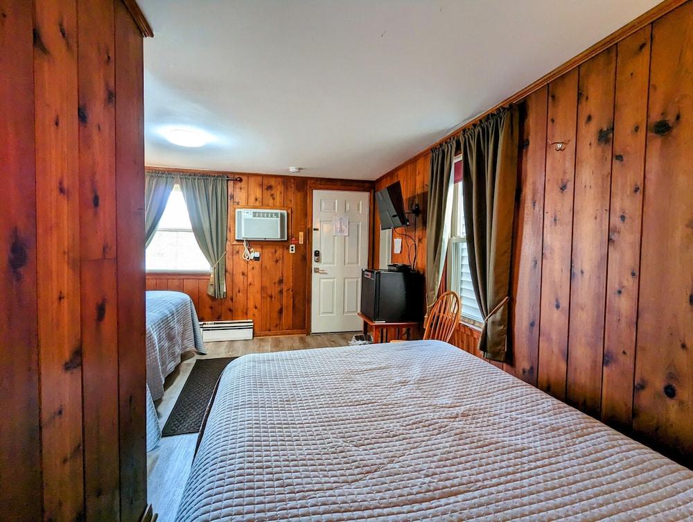 Riverside Motel photo 10