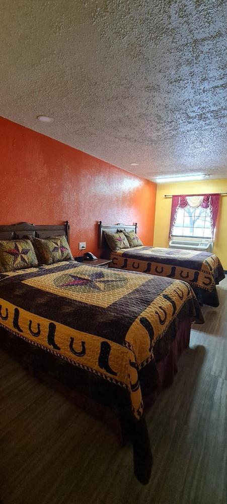 Chaparral Motel photo 20