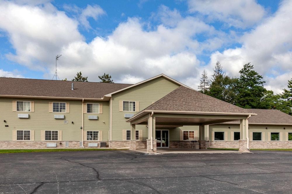 Quality Inn Redgranite photo 29
