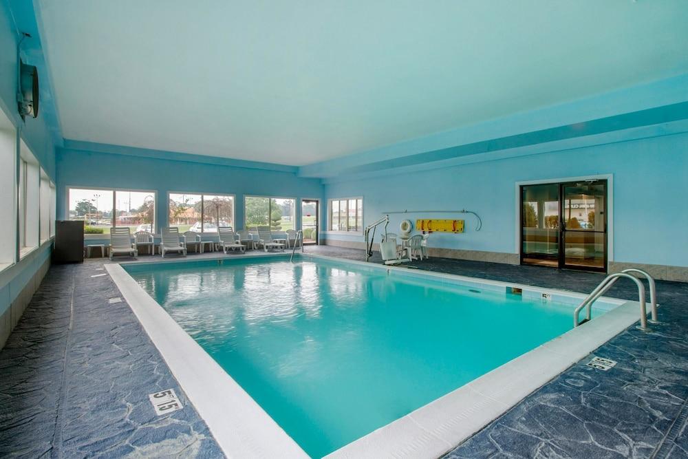 Comfort Suites Danville photo 20
