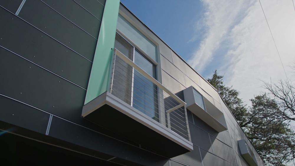 Frame Hotel - Treehouse photo 4