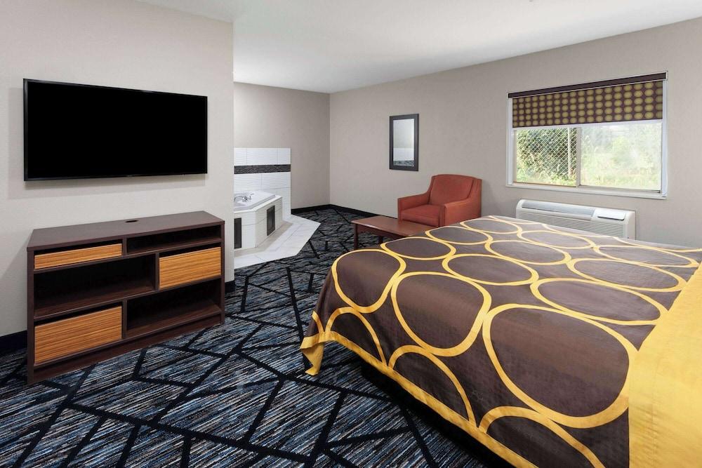 Super 8 by Wyndham Olney photo 7