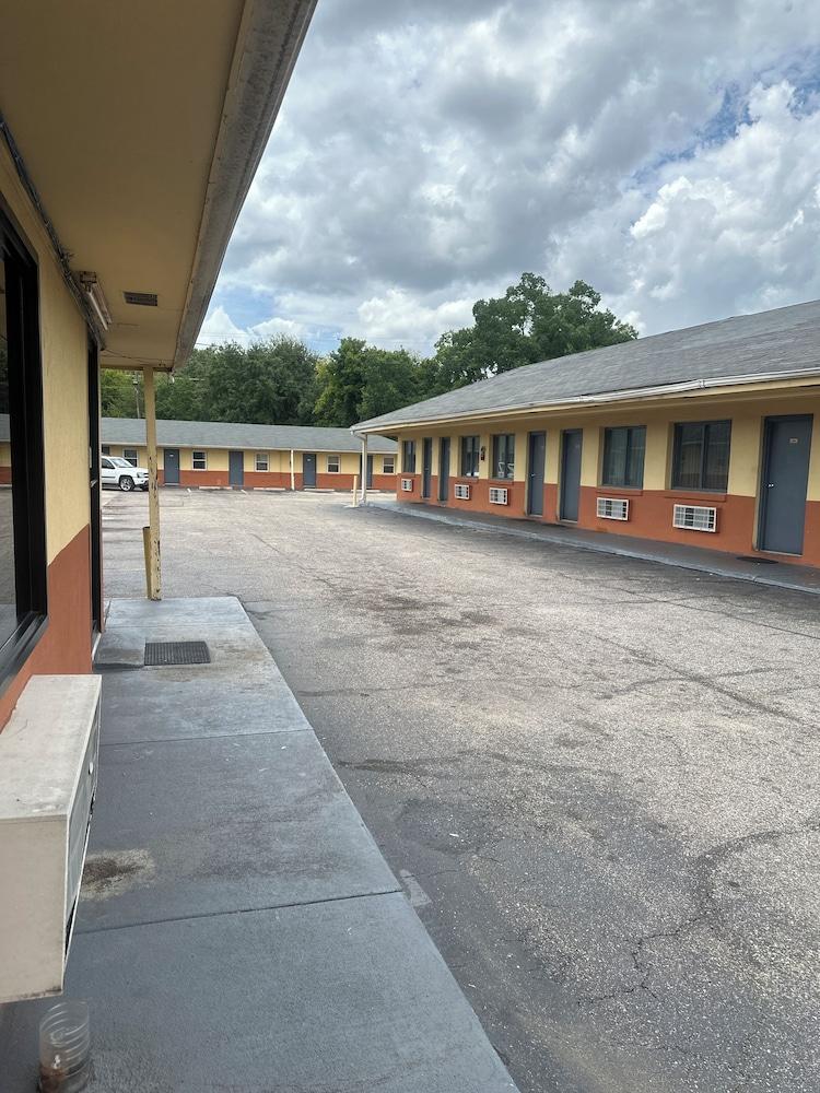 johns motel photo 1