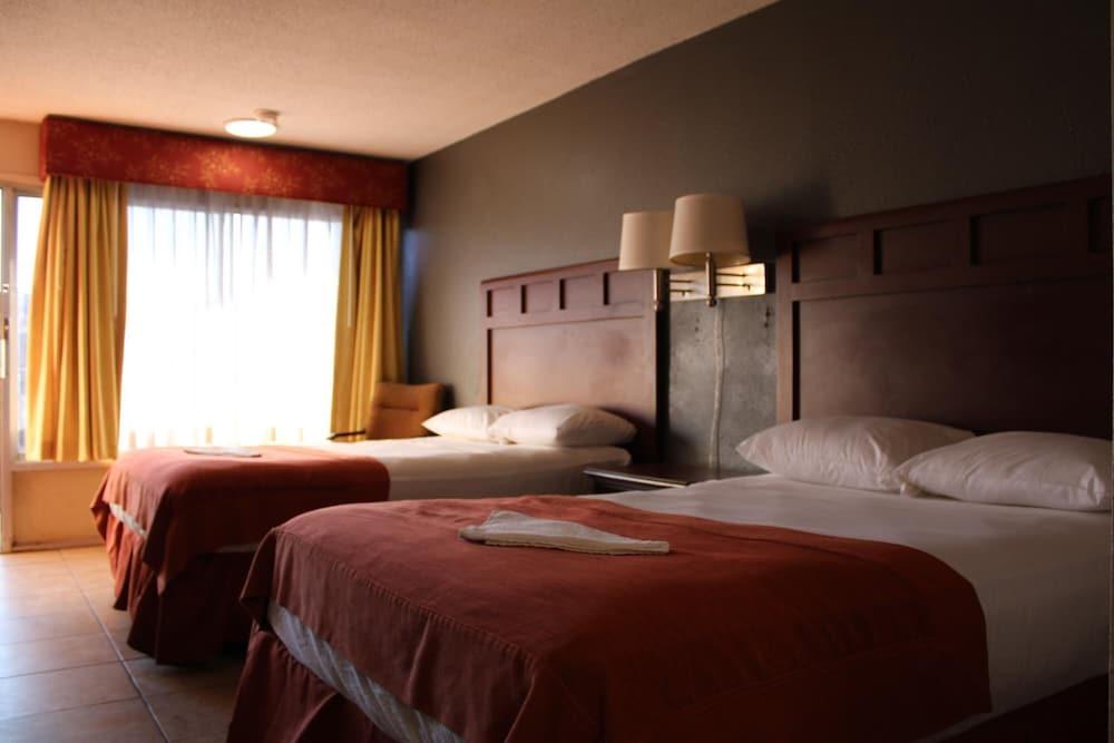 La Vista Inn photo 19
