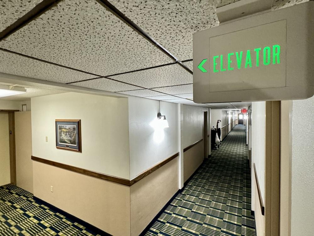 Dakota Inn Minot photo 8