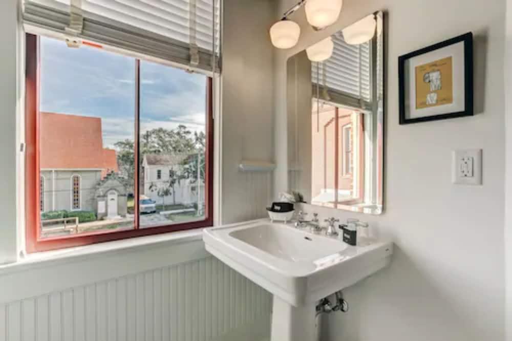 Amelia Schoolhouse Inn photo 17