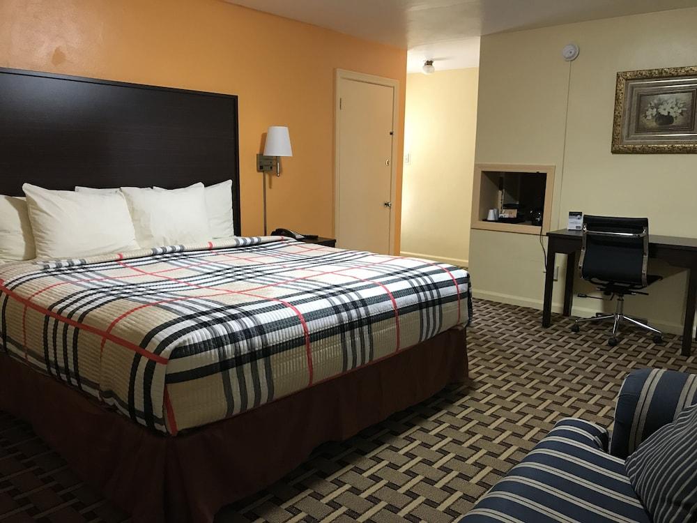 Old Kentucky Home Motel photo 9