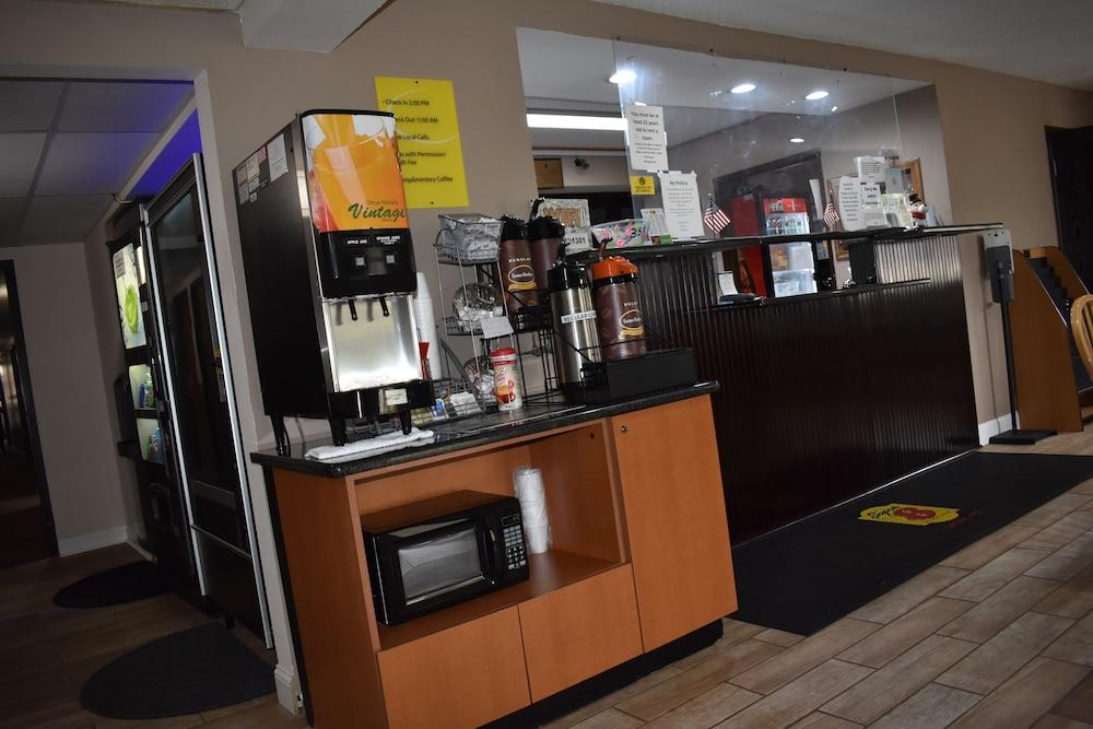 Super 8 by Wyndham La Vale/Cumberland Area photo 20
