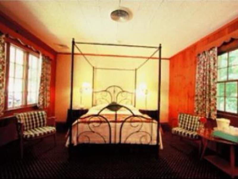 1896 House Country Inn & Motels photo 76