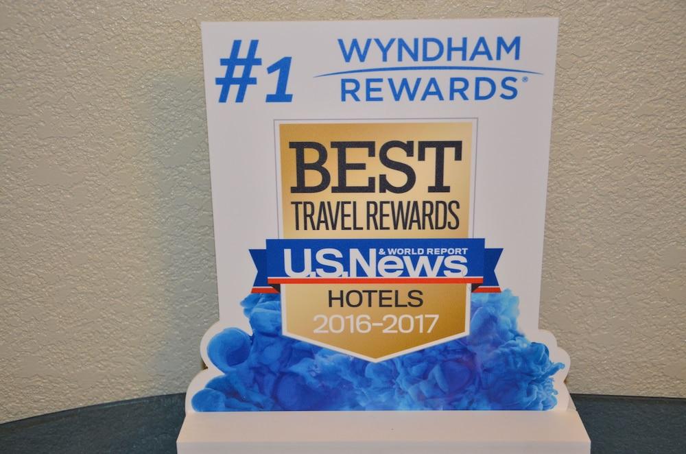 Days Inn by Wyndham Southern Hills/ORU photo 53
