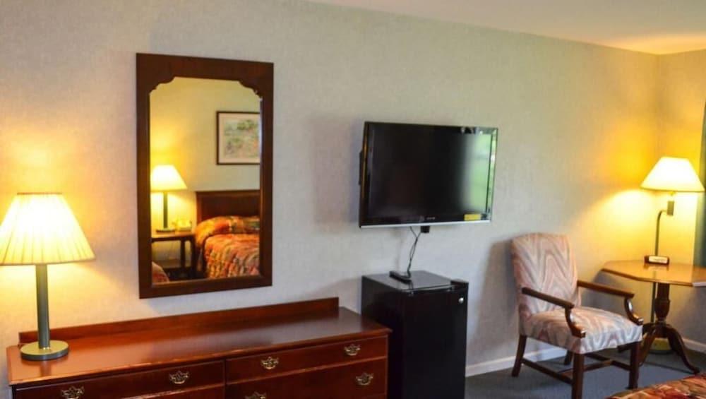 Surrey Inn Ashland photo 41