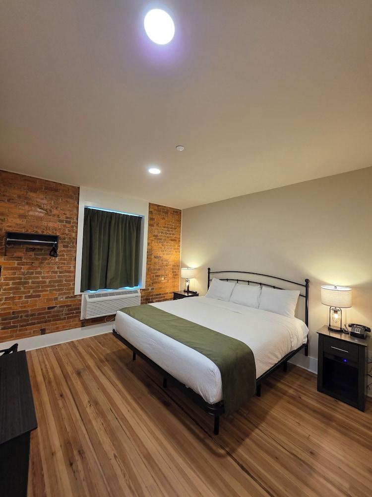 Historic Griffin Hotel photo 13