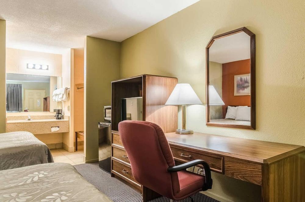 Executive Inn photo 7