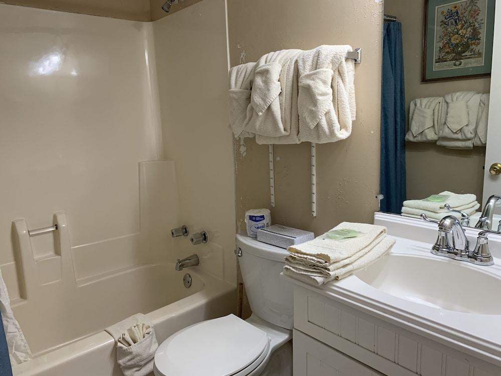 Oak Square Rentals photo 89
